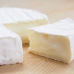 猫はチーズを食べても問題ない？与える場合の注意点は？