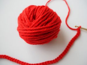 猫が毛玉を吐く原因と頻度を減らす対策は？